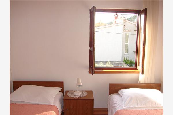 Apartment A2, for 5 persons