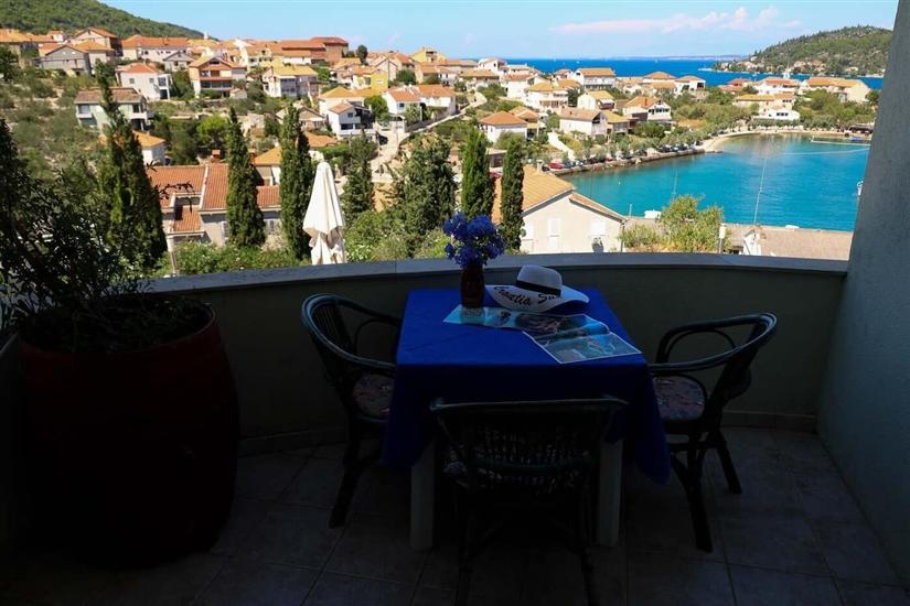 Apartment A2, for 3 persons