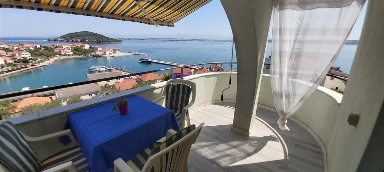 Apartment A4, for 5 persons