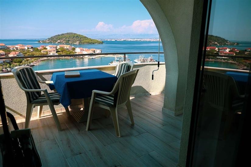 Apartment A4, for 5 persons