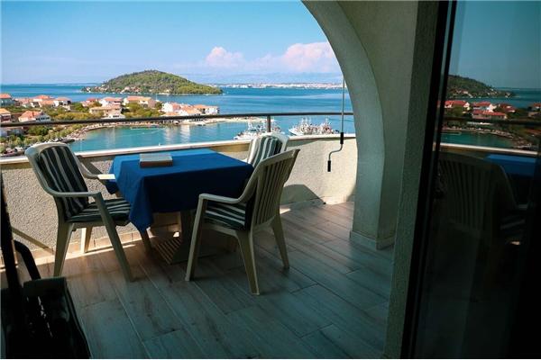 Apartment A4, for 5 persons