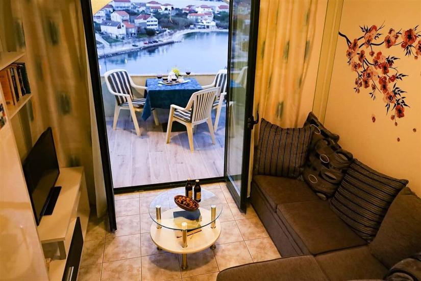 Apartment A4, for 5 persons