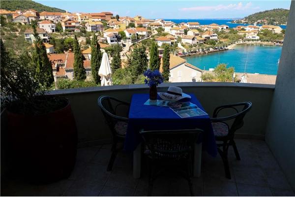 Apartment A5, for 5 persons