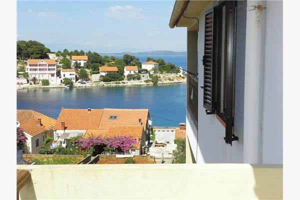 Apartment A4, for 4 persons