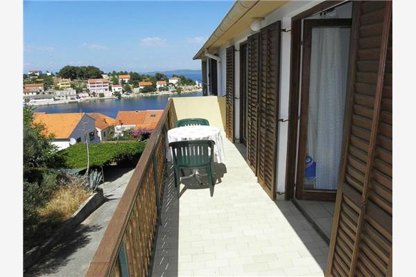 Apartment A4, for 4 persons