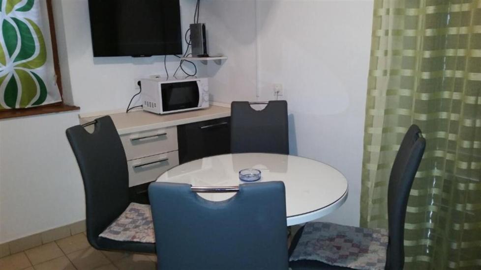 Apartment A4, for 4 persons