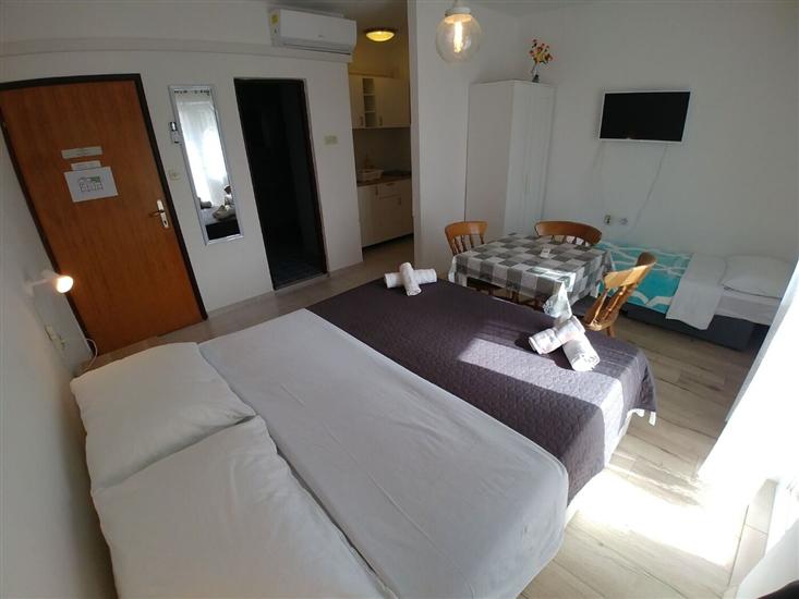 Apartment A5, for 3 persons