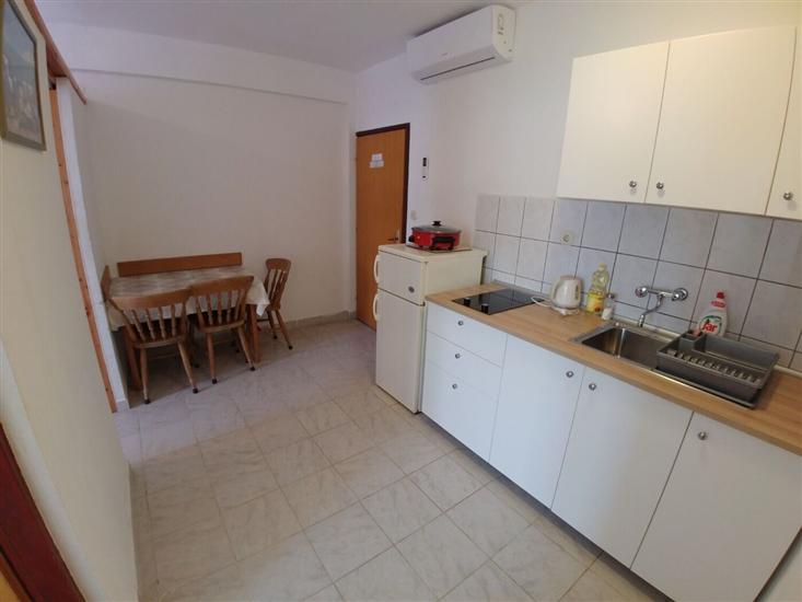 Apartment A7, for 4 persons