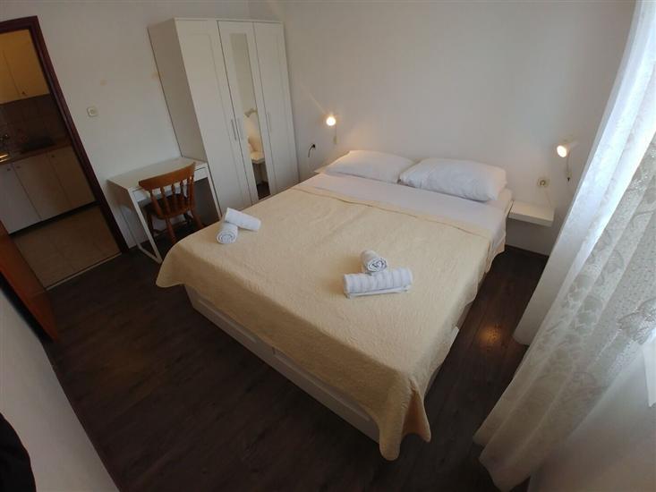 Apartment A7, for 4 persons