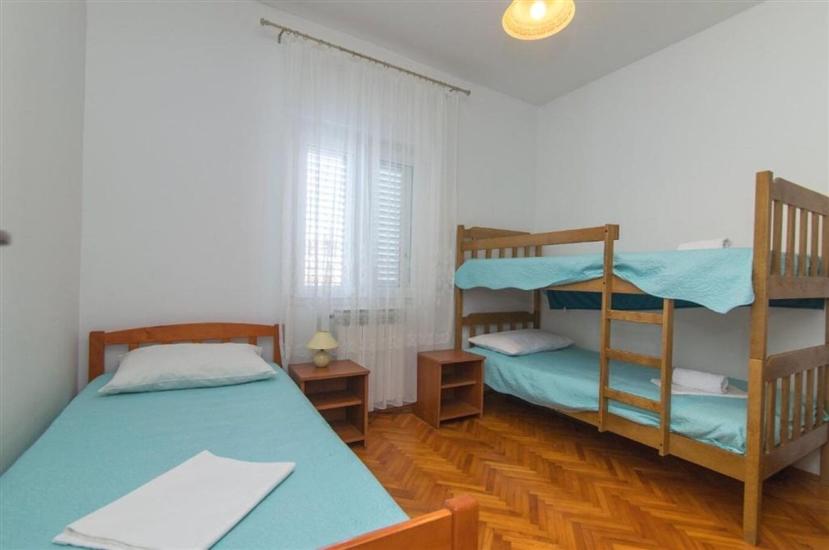 Apartment A2, for 5 persons