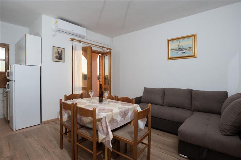 Apartment A2, for 5 persons