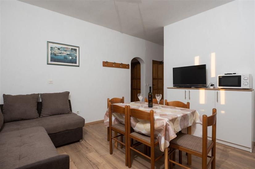 Apartment A2, for 5 persons