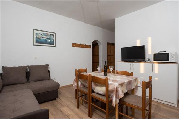 Apartment A2, for 5 persons