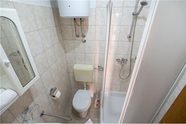 Apartment A2, for 5 persons