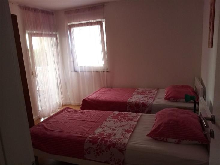Apartment A2, for 6 persons