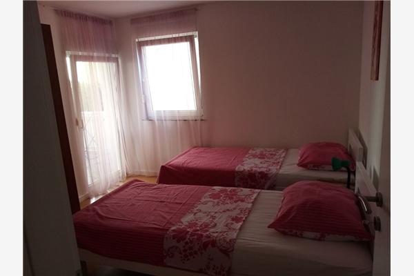 Apartment A2, for 6 persons