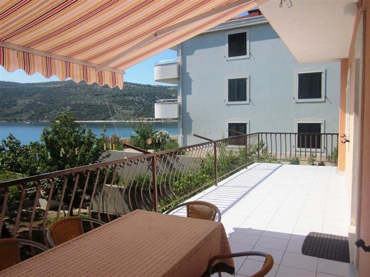 Apartment A3, for 9 persons