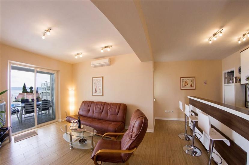 House K1, for 12 persons