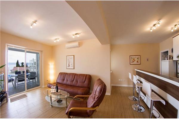 House K1, for 12 persons