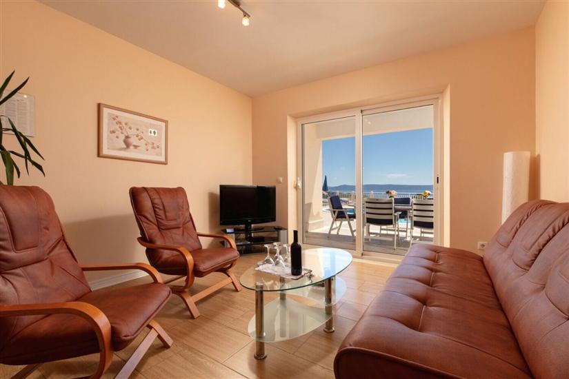 House K1, for 12 persons