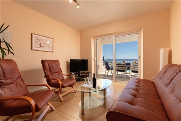 House K1, for 12 persons