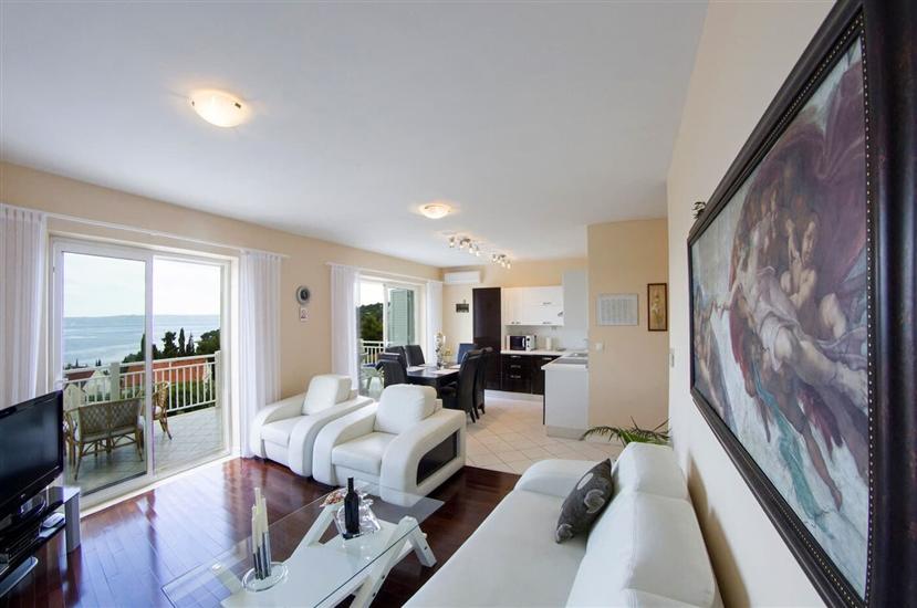 House K1, for 12 persons