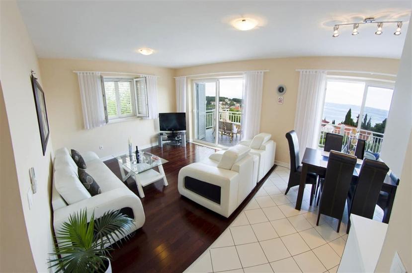 House K1, for 12 persons