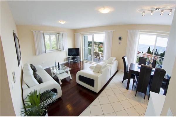 House K1, for 12 persons