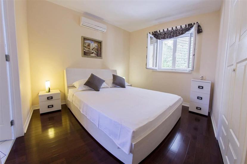 House K1, for 12 persons