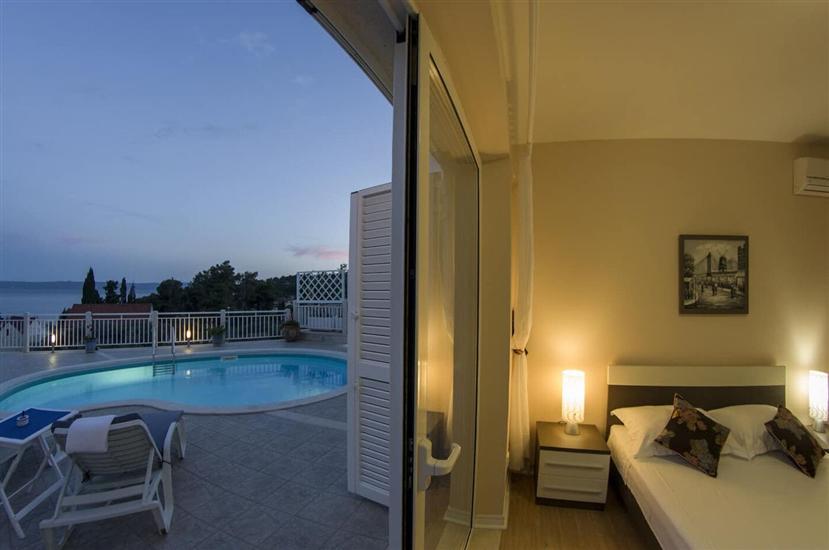 House K1, for 12 persons