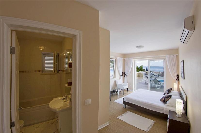 House K1, for 12 persons