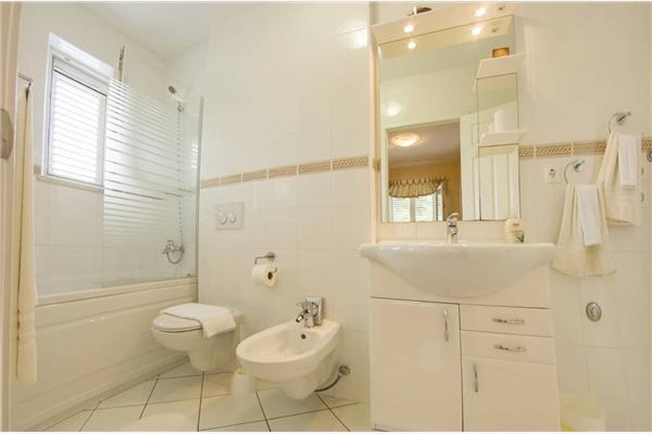 House K1, for 12 persons