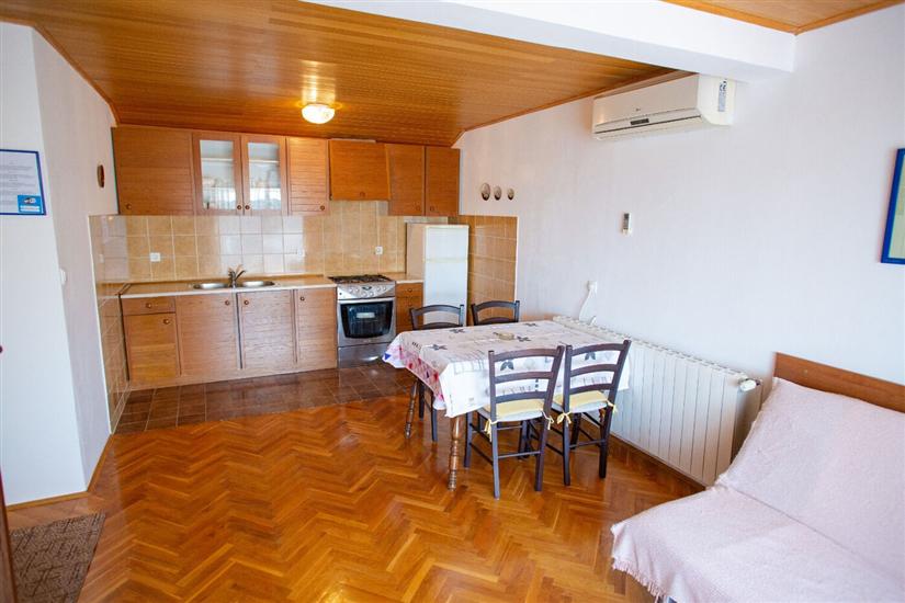 Apartment A2, for 4 persons