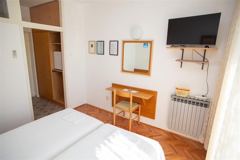 Room S2, for 2 persons