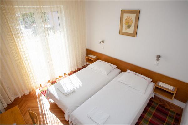 Room S2, for 2 persons