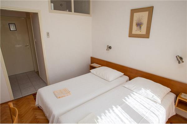 Room S3, for 2 persons