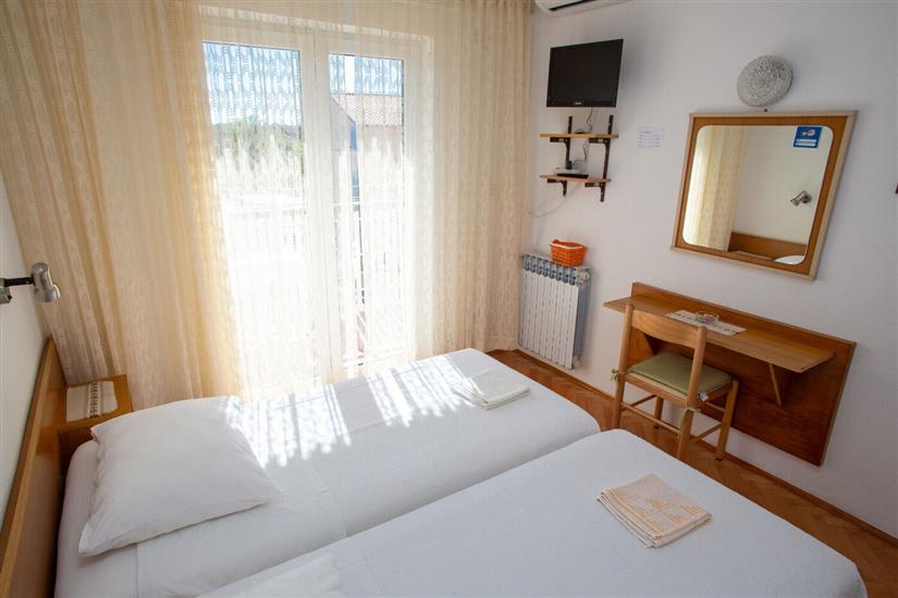 Room S3, for 2 persons