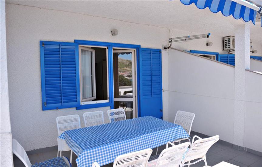 Apartment A2, for 6 persons