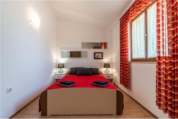 Apartment A2, for 5 persons