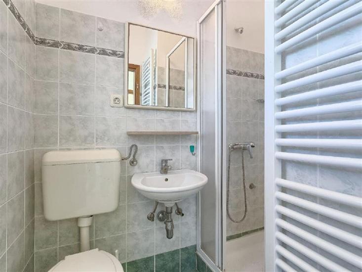 Apartment A2, for 5 persons