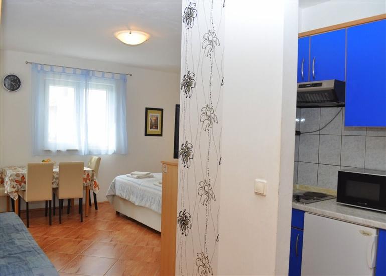 Apartment A4, for 3 persons