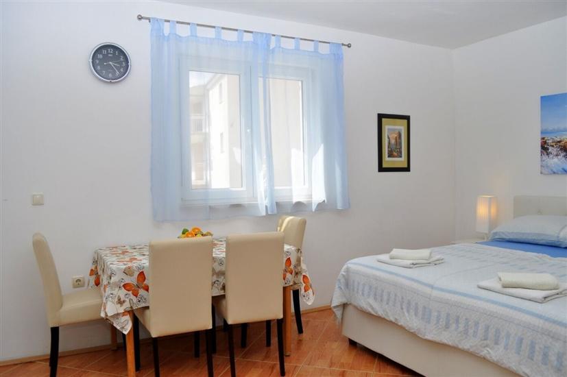 Apartment A4, for 3 persons