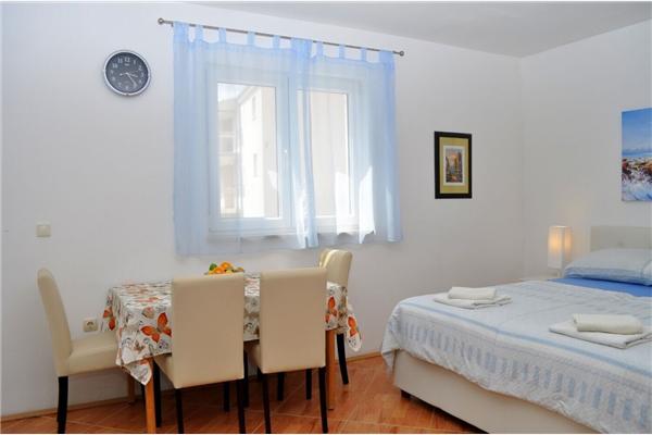 Apartment A4, for 3 persons