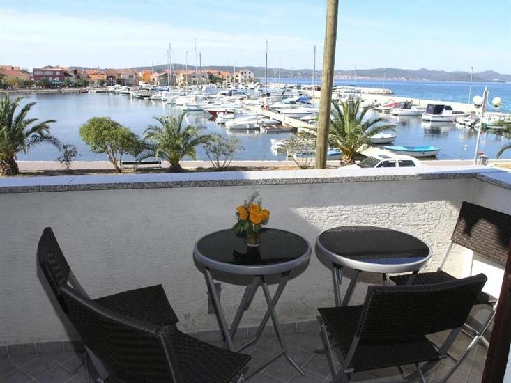 Apartment A2, for 5 persons