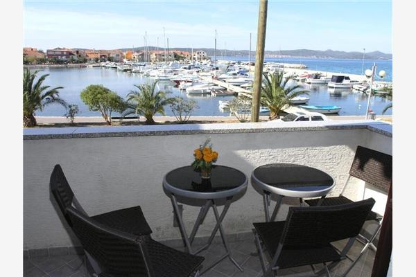 Apartment A2, for 5 persons