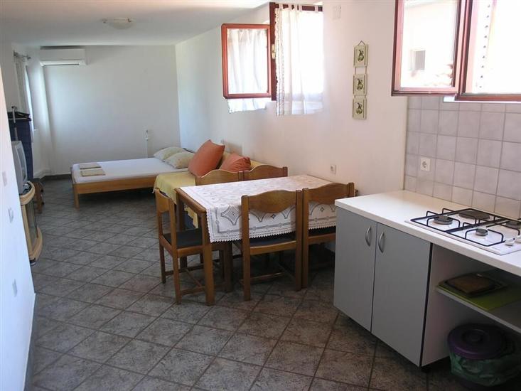 Apartment A2, for 5 persons