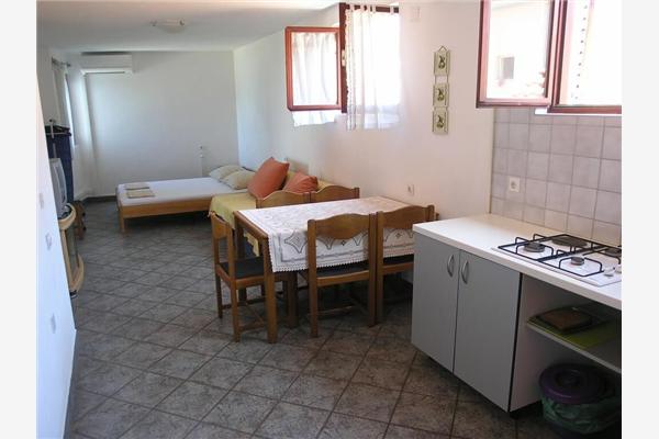 Apartment A2, for 5 persons