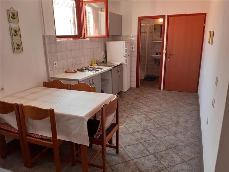 Apartment A2, for 5 persons