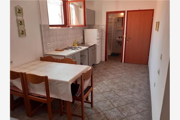Apartment A2, for 5 persons