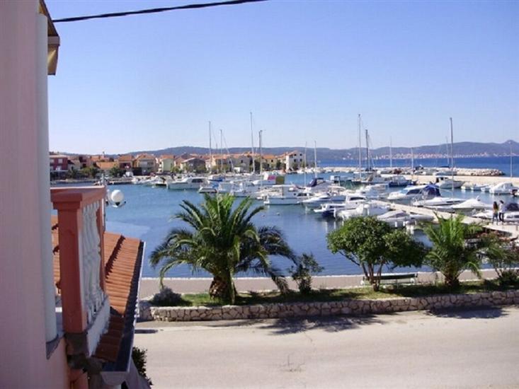 Apartment A4, for 5 persons